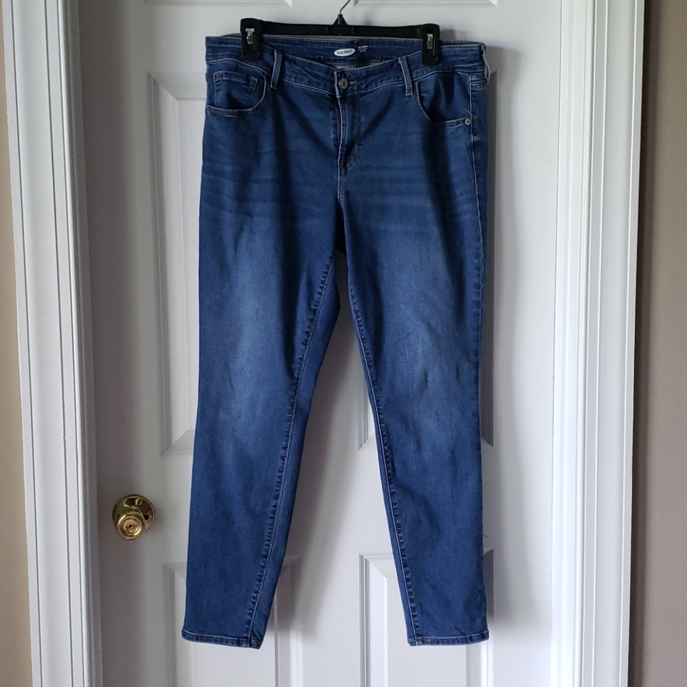 Old Navy Rockstar Super Skinny Jean